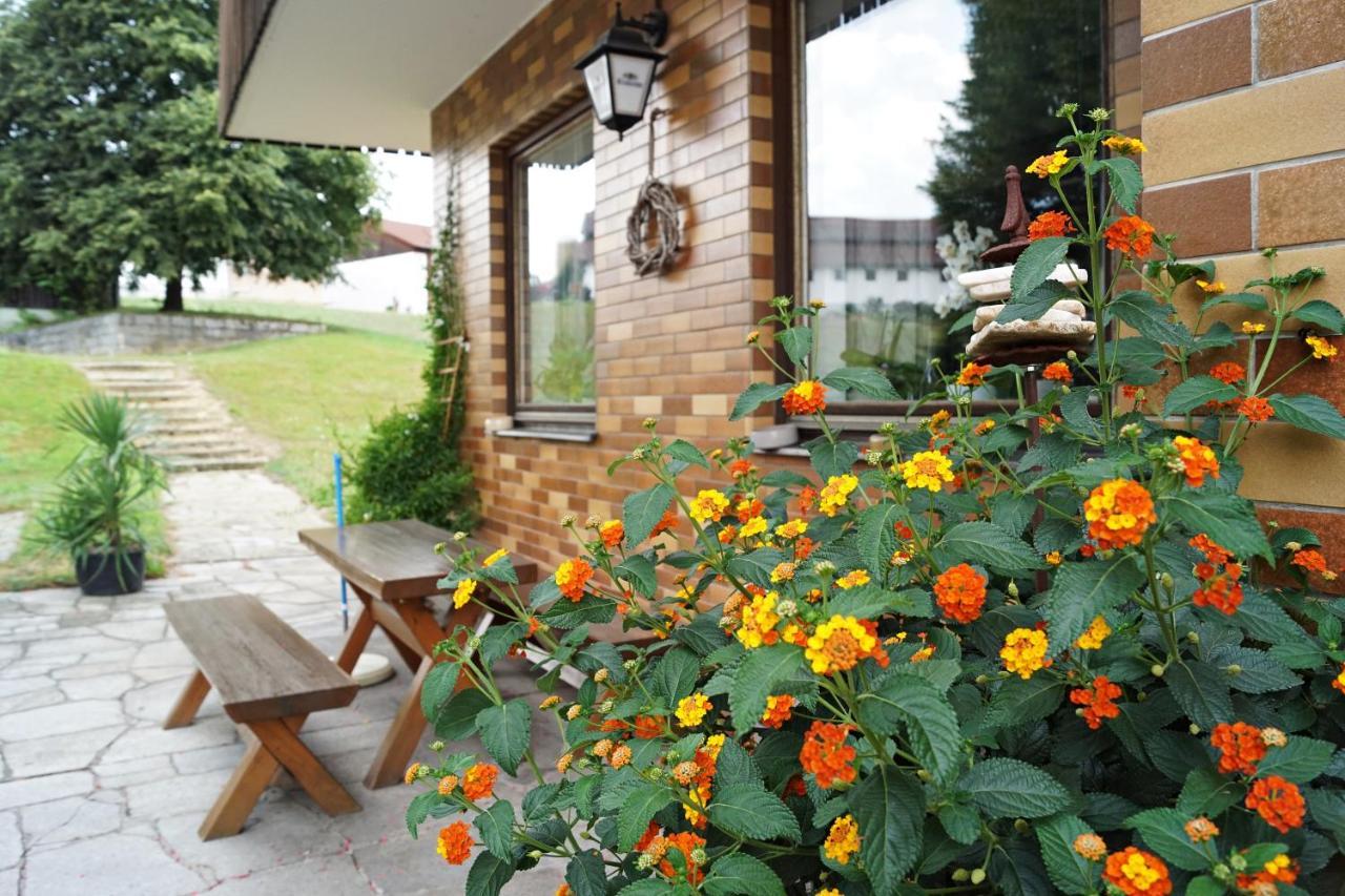 Hotel-Landgasthof Henghuber Rötz Esterno foto